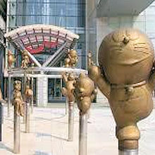 デパートの前の小さなスペースを利用した施設です。