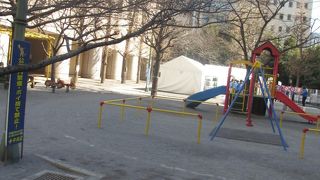 街の公園らしい公園だと思います
