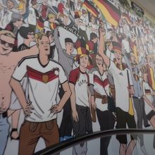 エスカレータで上に。