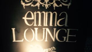 ソファが並ぶダイニング