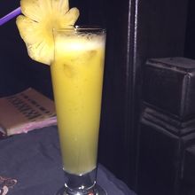 大好きパイナップルジュースは70000ドン