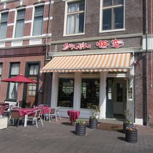 デッキでもいただけるのかな？