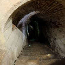 クロ・リュセの館とアンオワーズ城をつなぐ地下にトンネル