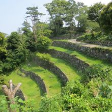 石垣が残っています