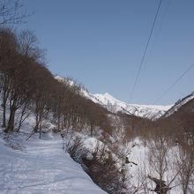 武能岳と送電線