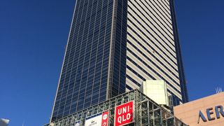 仙台駅北側の超高層ビルにあるモール