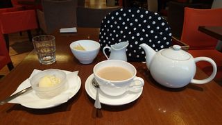 トゥモローランド・サロン・ド・テ