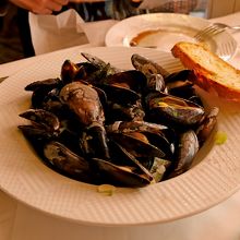 ムール貝の白ワイン煮　10.5ユーロ