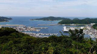 勝本港からの名鳥島，若宮島，辰の島などがよく見えるスポット　