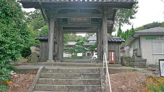 そばを通ったら寄ってもいい寺