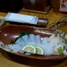 カルピスチューハイ350円　イカ刺し750円