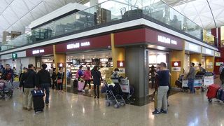 出国審査に入る前に。