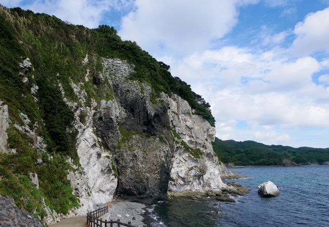 壱岐の南の方にはなかなか来ないが初瀬の岩脈や遠見の大岩の見学に行くのもいい