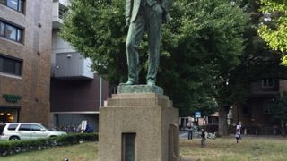 スリムな全身像