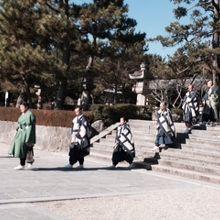 お坊さんの行列。これが何なのか解りませんでした。