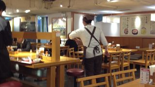 中国人のお客さんで昼間はいっぱいです