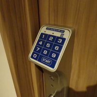 部屋の入口(パスワード入力)