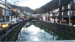 浴衣が似合う温泉街