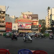 ベンタイン市場からチョロンへ続く道