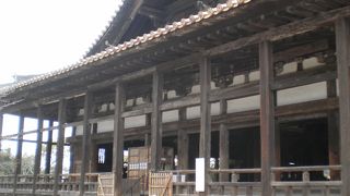 厳島神社のすぐそば