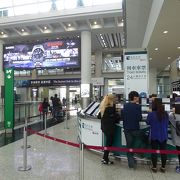 香港空港から市内へのエアポートエクスプレスの駅です。