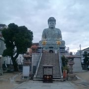 兵庫大仏が鎮座しています