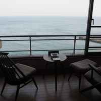 部屋からは伊豆の海が一望できます