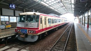 車窓から立山山麓を楽しめる観光特急