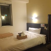 ベッドが広いです。