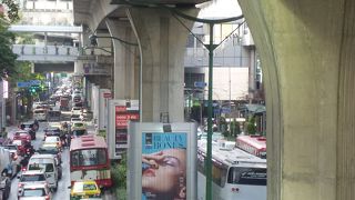 バンコク一のショッピングエリアに近い。