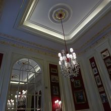 天井が高く、開放感があります。