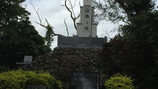 沖縄県立第二高等女学校の戦没者を祀っています。～白梅之塔～