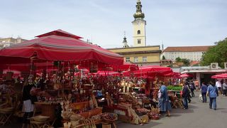 青果物だけじゃない、何でも売っている