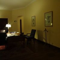 お部屋を出てすぐのところにバトラーさんコーナー。