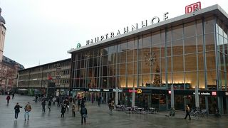 ケルン大聖堂へ