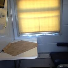 一等車内　3人掛け