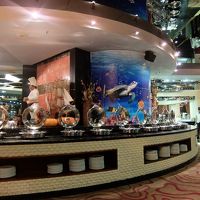 18階のレストラン。朝食会場および夜はラウンジになる。