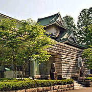 富山城の敷地内にある展示施設です。外から見られるので無料で富山城時代の展示品が見学できます。