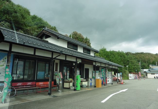 七尾湾沿いの小さな道の駅