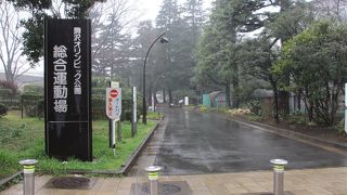 雨の日は閑散としてます