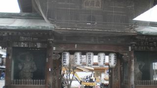 厳島神社のそばにある弁財天