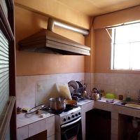 ゲストキッチン。9:00 - 21:00 利用可。