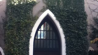 路地の奥にある素敵な教会