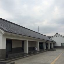 細長い建物