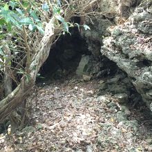 沖縄陸軍病院山城本部壕跡、入口。