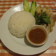 カオマンガイ（タイ風チキンライス）