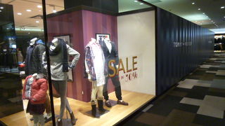 ファミリーで買い物が楽しめます。