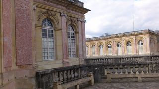 ピンク色の宮殿