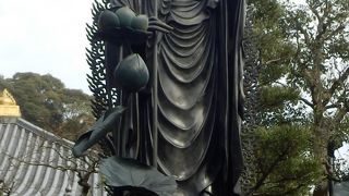 水掛地蔵さんとも呼ばれています