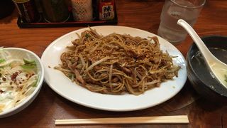 両面焼きソバのチェーン店です。